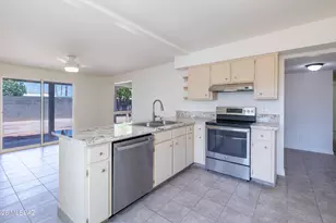 2434 S Palm Springs Dr, Tucson, AZ 85710 - Photo 7