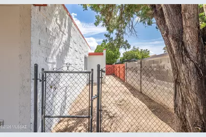 2434 S Palm Springs Drive, Tucson, AZ 85710 - Photo 21