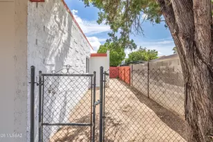 2434 S Palm Springs Dr, Tucson, AZ 85710 - Photo 21