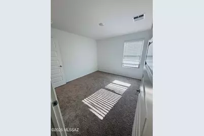 10442 W Guildford Lane, Marana, AZ 85653 - Photo 11