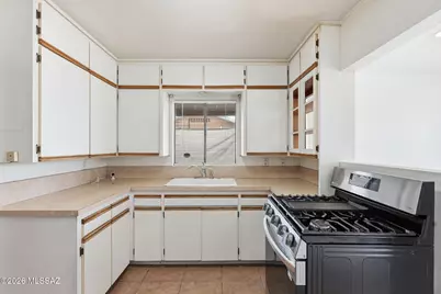 6668 E Scarlett Street, Tucson, AZ 85710 - Photo 11