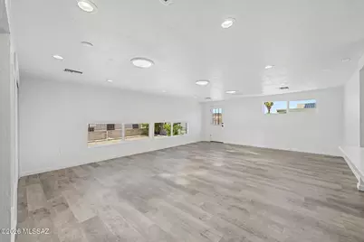 8546 E Pine Valley Drive, Tucson, AZ 85710 - Photo 7