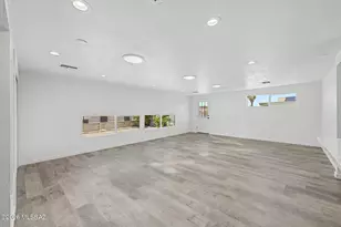 8546 E Pine Valley Dr, Tucson, AZ 85710 - Photo 7
