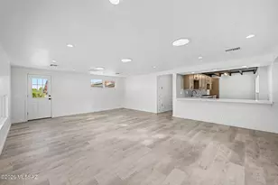 8546 E Pine Valley Dr, Tucson, AZ 85710 - Photo 11