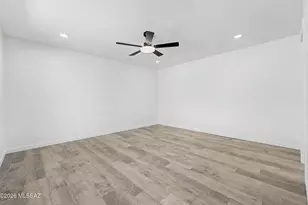 8546 E Pine Valley Dr, Tucson, AZ 85710 - Photo 19