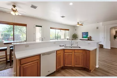 56 N Cape Royal Drive, Green Valley, AZ 85614 - Photo 13