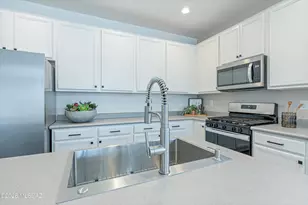 579 W Camino Sorpresa, Sahuarita, AZ 85629 - Photo 9
