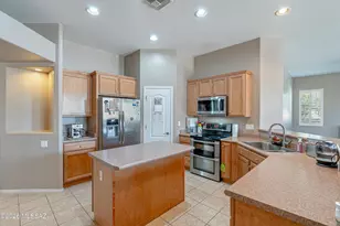 11530 W Minneola Dr, Marana, AZ 85653 - Photo 9