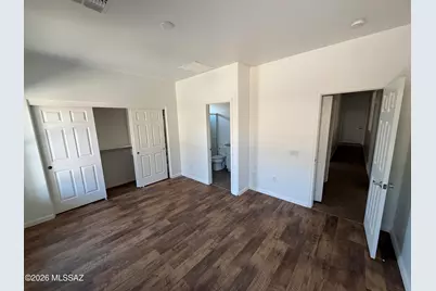 880 W Calle Valenciana, Sahuarita, AZ 85629 - Photo 5