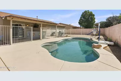 10126 E Rainbow Meadow Drive, Tucson, AZ 85747 - Photo 1