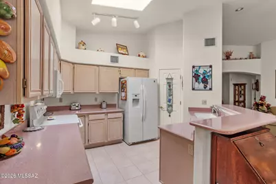 10639 E Northern Crest Drive, Tucson, AZ 85748 - Photo 13