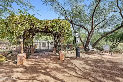 989 S La Pera, Green Valley, AZ 85614 - Photo 15