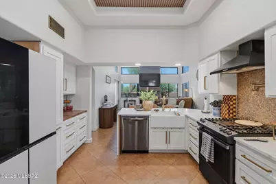 1352 W Hopbush Way, Tucson, AZ 85704 - Photo 17
