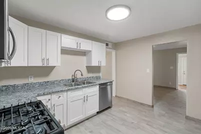 1043 E Simmons Street, Tucson, AZ 85719 - Photo 11