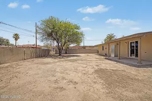 1212 W Fresno St, Tucson, AZ 85745 - Photo 27