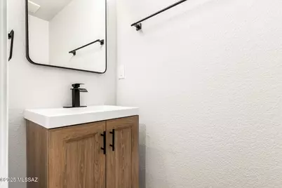 8943 S Emerald Lane, Hereford, AZ 85615 - Photo 13