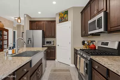 10003 N Fulbrook Way, Marana, AZ 85653 - Photo 11