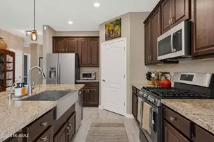 10003 N Fulbrook Way, Marana, AZ 85653 - Photo 11