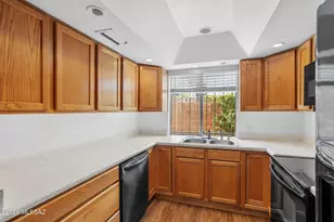 1569 E Prince Rd, Tucson, AZ 85719 - Photo 9