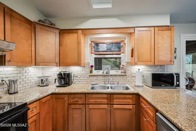 750 S Abrego Drive, Green Valley, AZ 85614 - Photo 11