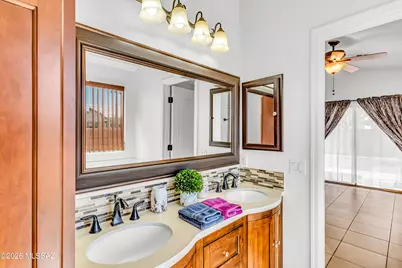 2776 W Medallion Drive, Tucson, AZ 85741 - Photo 33