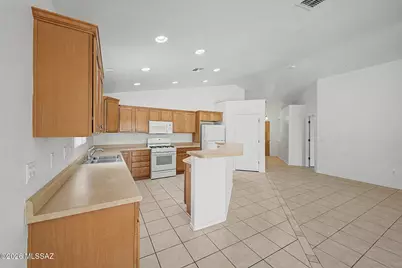 6862 W Copperwood Way, Tucson, AZ 85757 - Photo 9
