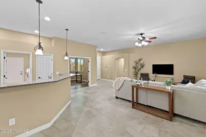 1017 W Tenniel Drive, Green Valley, AZ 85614 - Photo 11