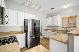 8222 W Babbitt Ct, Tucson, AZ 85757 - Photo 9