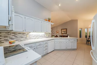 38243 S Golf Course Drive, Tucson, AZ 85739 - Photo 19