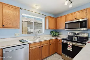 8201 N Tammeron Ct, Tucson, AZ 85741 - Photo 9