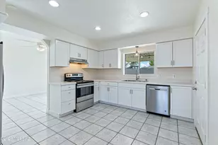 812 N Douglas Ave, Willcox, AZ 85643 - Photo 7