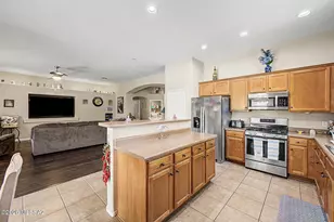 12589 N Stone Ring Dr, Marana, AZ 85653 - Photo 9
