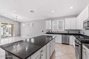 11076 W Fountain View Dr, Marana, AZ 85653 - Photo 23