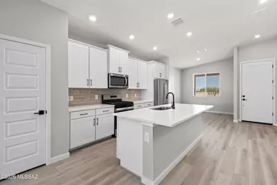 7818 S Wild Prairie Drive, Tucson, AZ 85757 - Photo 5