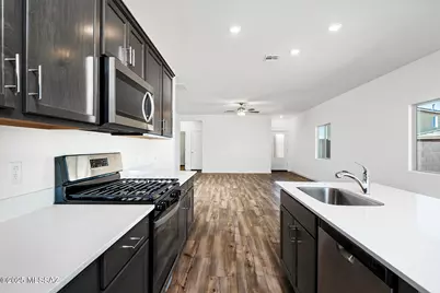 7684 S Wild Prairie Drive, Tucson, AZ 85757 - Photo 7