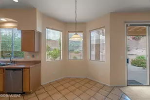 11697 N Quandry Dr, Tucson, AZ 85737 - Photo 17