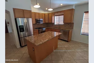 2414 E Skipping Rock Way, Oro Valley, AZ 85737 - Photo 7