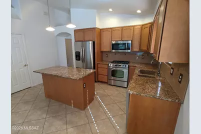 2414 E Skipping Rock Way, Oro Valley, AZ 85737 - Photo 11