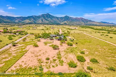 9009 S Oakridge Drive, Hereford, AZ 85615 - Photo 45
