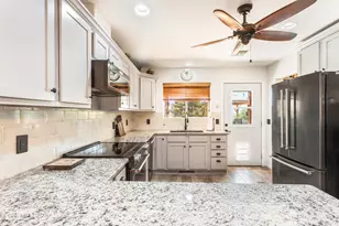 9009 S Oakridge Dr, Hereford, AZ 85615 - Photo 21