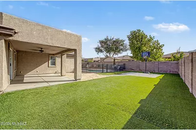 8261 N Stonehill Drive, Tucson, AZ 85743 - Photo 33