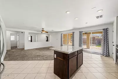 8261 N Stonehill Drive, Tucson, AZ 85743 - Photo 15