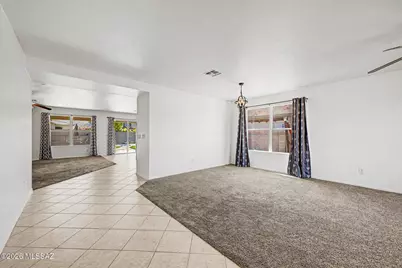 8261 N Stonehill Drive, Tucson, AZ 85743 - Photo 5