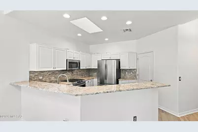 13401 N Rancho Vistoso Boulevard #204, Oro Valley, AZ 85755 - Photo 11