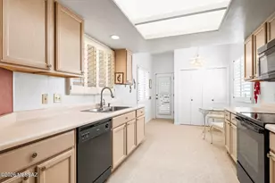 992 W Camino Del Arrendajo, Green Valley, AZ 85622 - Photo 11
