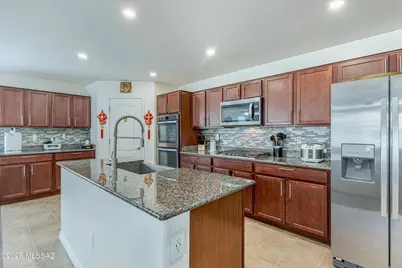 7598 E Kinnison Wash Loop, Tucson, AZ 85730 - Photo 13
