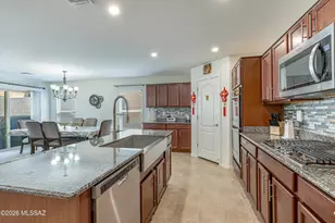 7598 E Kinnison Wash Loop, Tucson, AZ 85730 - Photo 15