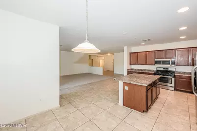 326 W Herschel H. Hobbs Place, Vail, AZ 85641 - Photo 9
