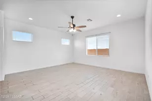 7801 S Walnutview Dr S, Tucson, AZ 85757 - Photo 21
