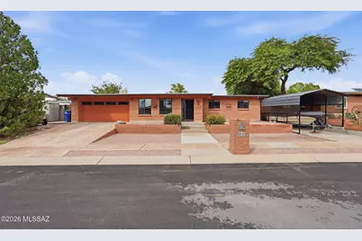 8325 E Rolling Ridge Street, Tucson, AZ 85710 - Photo 1